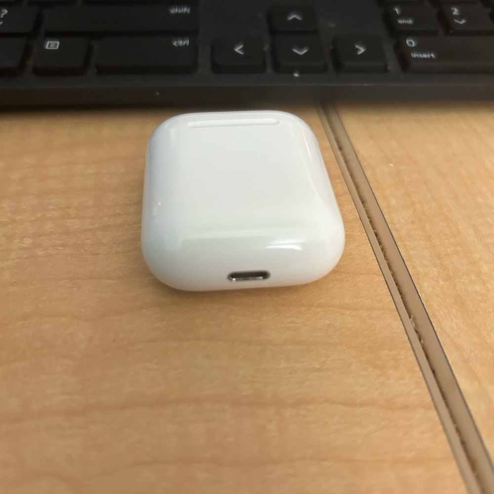 Apple Airpods Wireless Earbuds Charging Case Second Generation
